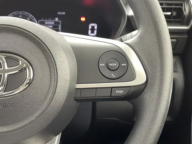 トヨタ ライズ G 熊本県 2020(令2)年 3万km ナチュラルベージュマイカM 4WD/ワンオーナー/スマートアシスト/・衝突回避支援ブレーキ/・車線逸脱抑制制御機能/・先行車発進お知らせ機能/・標識認識機能/・コーナーセンサー/・パノラミックビューモニター/純正7インチナビ【NSCN-W68】/（CD/ワンセグTV/BT）/シートヒーター（D・N席）/ビルトインETC/アイドリングストップ/ドライブレコーダー（F・R）/横滑り防止/ステアリングスイッチ/オートライト/スマートキー/プッシュスタート/純正フロアマット/純正16インチAW/電動格納ミラー/ドアバイザー