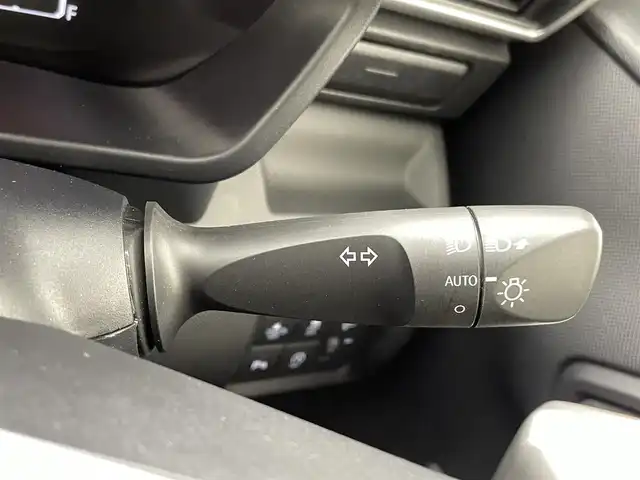 トヨタ ライズ G 熊本県 2020(令2)年 3万km ナチュラルベージュマイカM 4WD/ワンオーナー/スマートアシスト/・衝突回避支援ブレーキ/・車線逸脱抑制制御機能/・先行車発進お知らせ機能/・標識認識機能/・コーナーセンサー/・パノラミックビューモニター/純正7インチナビ【NSCN-W68】/（CD/ワンセグTV/BT）/シートヒーター（D・N席）/ビルトインETC/アイドリングストップ/ドライブレコーダー（F・R）/横滑り防止/ステアリングスイッチ/オートライト/スマートキー/プッシュスタート/純正フロアマット/純正16インチAW/電動格納ミラー/ドアバイザー