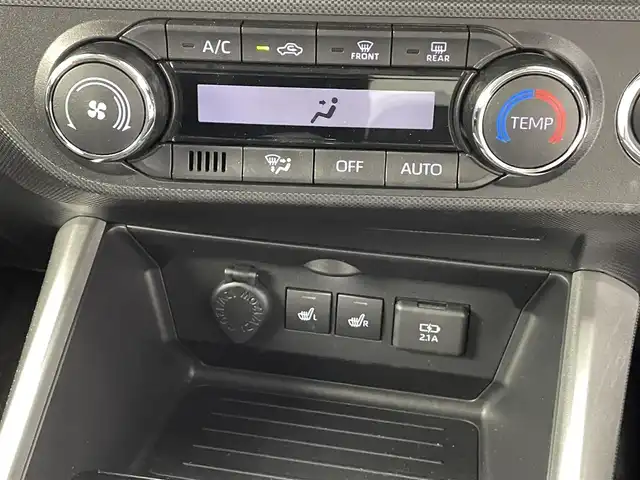 トヨタ ライズ G 熊本県 2020(令2)年 3万km ナチュラルベージュマイカM 4WD/ワンオーナー/スマートアシスト/・衝突回避支援ブレーキ/・車線逸脱抑制制御機能/・先行車発進お知らせ機能/・標識認識機能/・コーナーセンサー/・パノラミックビューモニター/純正7インチナビ【NSCN-W68】/（CD/ワンセグTV/BT）/シートヒーター（D・N席）/ビルトインETC/アイドリングストップ/ドライブレコーダー（F・R）/横滑り防止/ステアリングスイッチ/オートライト/スマートキー/プッシュスタート/純正フロアマット/純正16インチAW/電動格納ミラー/ドアバイザー