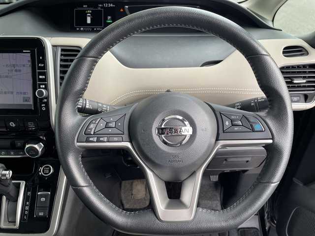 日産 セレナ ハイウェイスター G 愛知県 2016(平28)年 7.7万km ダイヤモンドブラック プロパイロット/純正8型ナビ/フリップダウンモニター/全方位カメラ/両側パワースライドドア/寒冷地仕様/衝突軽減システム/バックカメラ/ハンズフリースライドドア/コーナーセンサー/純正アルミホイール/LEDヘッドライト/インテリジェントミラー/リアオートエアコン/レーンキープアシスト/ETC/ステアリングスイッチ/スマートキー/プッシュスタート