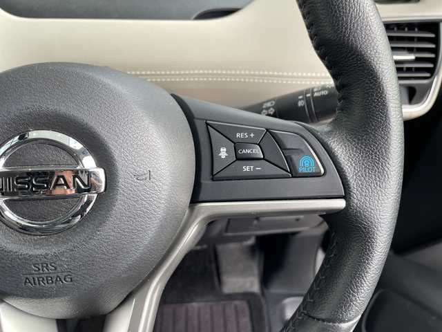 日産 セレナ ハイウェイスター G 愛知県 2016(平28)年 7.7万km ダイヤモンドブラック プロパイロット/純正8型ナビ/フリップダウンモニター/全方位カメラ/両側パワースライドドア/寒冷地仕様/衝突軽減システム/バックカメラ/ハンズフリースライドドア/コーナーセンサー/純正アルミホイール/LEDヘッドライト/インテリジェントミラー/リアオートエアコン/レーンキープアシスト/ETC/ステアリングスイッチ/スマートキー/プッシュスタート