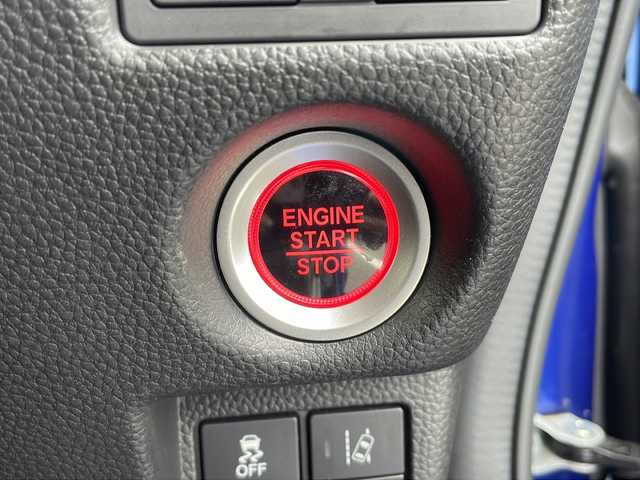 ホンダ Ｎ ＢＯＸ G L ターボ ホンダセンシング 島根県 2018(平30)年 7万km ブリリアントスポーティブルーメタリック2トーン 社外HDDナビ（AVIC-ZH900）/フルセグTV/ターボ/両側パワースライドドア/ビルトインＥＴＣ/アダプティブクルーズコントロール/ステアリングスイッチ/パドルシフト/プッシュスタート/ホンダセンシング/・衝突軽減ブレーキ〈CMBS〉/・誤発進抑制機能/・後方誤発進抑制機能/・歩行者事故低減ステアリング/・路外逸脱抑制機能/・LKAS〈車線維持支援システム〉/・先行車発進お知らせ機能/・標識認識機能