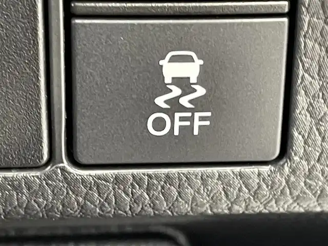 ホンダ ステップワゴン スパーダ eHEV 群馬県 2025(令7)年 0.1千km プラチナホワイトパール 登録済み未使用車　純正11.4インチナビ　バックカメラ　衝突軽減　両側パワースライドドア　BSM　アダプティブクルーズコントロール　レーンアシスト　パワーリアゲート　オットマン　シートヒーター　禁煙車