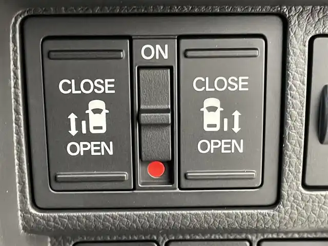 ホンダ ステップワゴン スパーダ eHEV 群馬県 2025(令7)年 0.1千km プラチナホワイトパール 登録済み未使用車　純正11.4インチナビ　バックカメラ　衝突軽減　両側パワースライドドア　BSM　アダプティブクルーズコントロール　レーンアシスト　パワーリアゲート　オットマン　シートヒーター　禁煙車