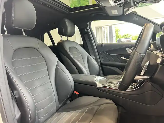メルセデス・ベンツ ＧＬＣ２２０ d 4マチック クーペ AMGライン 大阪府 2022(令4)年 1.4万km ダイヤモンドホワイト レーダーセーフティP/サンルーフ/ハーフレザー/メモリ付きパワーシート/シートヒーター/ACC/純正ナビ/TV/360度カメラ/applecarplay/純正19インチAW/LEDヘッドライト/アンビエントライト/電動リアゲート/ブラインドスポット/クリアランスソナー/パドルシフト/ETC/ドラレコ