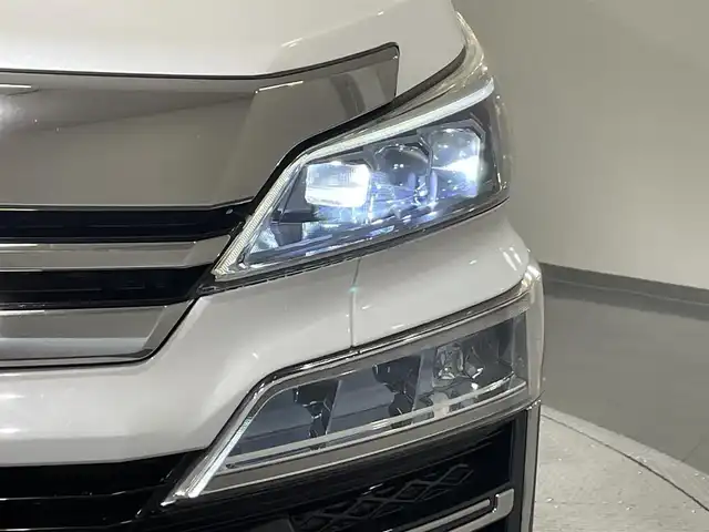 トヨタ ヴェルファイア Z Gエディション 愛知県 2020(令2)年 5.4万km ホワイトパールクリスタルシャイン 純正10インチナビ/（Bluetooth/AM/FM/フルセグTV）/サンルーフ/フリップダウンモニター/衝突軽減ブレーキ/両側電動スライドドア/レーダークルーズコントロール/シートヒーター/エアシート/LEDヘッドライト/ETC/バックカメラ/ステアリングヒーター/パワーシート/電動リアゲート/コーナーセンサー/スマートキー/純正18インチAW