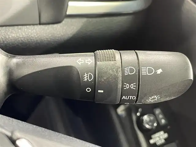 トヨタ ヴェルファイア Z Gエディション 愛知県 2020(令2)年 5.4万km ホワイトパールクリスタルシャイン 純正10インチナビ/（Bluetooth/AM/FM/フルセグTV）/サンルーフ/フリップダウンモニター/衝突軽減ブレーキ/両側電動スライドドア/レーダークルーズコントロール/シートヒーター/エアシート/LEDヘッドライト/ETC/バックカメラ/ステアリングヒーター/パワーシート/電動リアゲート/コーナーセンサー/スマートキー/純正18インチAW