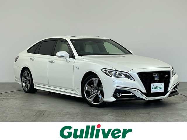 トヨタ クラウン ハイブリッド RS アドバンス 愛知県 2018(平30)年 6.4万km ホワイトパールクリスタルシャイン /禁煙車//純正T-ConnectSDナビ//クラウンスーパーライブサウンドシステム//フルセグTV//ブルーレイ視聴可能//ビルトインETC2.0//レザーパッケージ//電動チルト&スライドムーンルーフ//パノラミックビューモニター//インテリジェントパーキングアシスト2//トヨタセーフティセンス//ブラインドスポットモニター//インテリジェントクリアランスソナー//リヤクロストラフィックオートブレーキ//3眼LEDヘッドライト//オートライト//白本革シート//前席パワーシート(運転席ポジションメモリー付)//前席シートヒーター&ベンチレーション//ナノイー//スイングエアコン//純正18インチアルミホイール//社外フロアマット//純正ドアバイザー//電子パーキングブレーキ//ブレーキホールド//革巻きステアリング//電動チルト&テレスコ(オートスライドアウェイ&リターン機能付)//ステアリングスイッチ//ステアリングヒーター//プッシュスタート//電動格納ミラー(リバース連動&足元照明付)//新車保証書・取扱説明書//イモビライザー//スペアキー