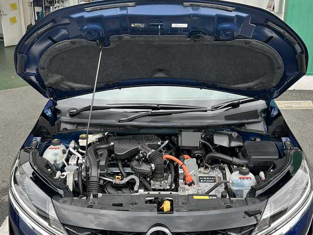 日産 ノート X FOUR 京都府 2021(令3)年 1.8万km オーロラフレアブルーパール 社外７型SDナビ/衝突軽減装置　/バックカメラ　/フルセグ　/禁煙車　/コーナーセンサー /４WD /ＬＥＤヘッドライト　/スマートキー /前席シートヒーター /ＥＴＣ /電動格納ミラー /プッシュスタート