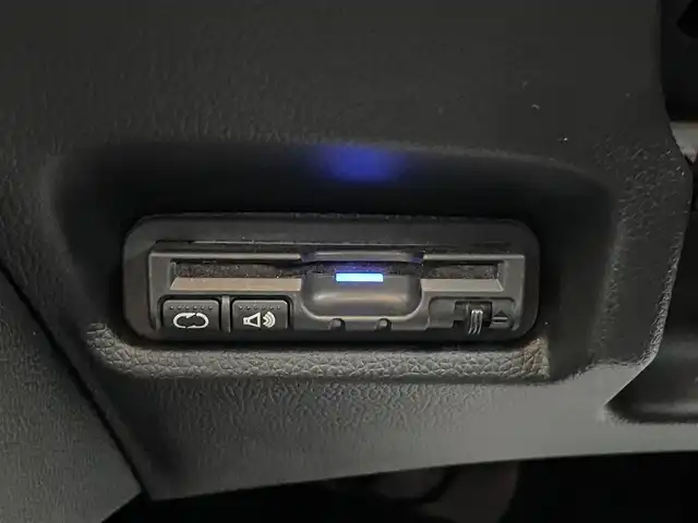 ホンダ フィット 13G Sパッケージ 岡山県 2014(平26)年 5.6万km ティンテッドシルバーM ベーシックインターナビ/フルセグテレビ/Bluetooth/iPod/AUX/USB接続可能/パドルシフト/ECOモード/アイドリングストップ/ETC/バックカメラ/プッシュスタート/LEDヘッドライト/純正フロアマット/社外アルミホイール