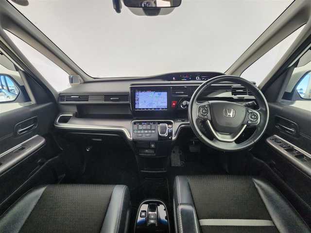 ホンダ ステップワゴン スパーダ eHEV G EXホンダS 愛知県 2020(令2)年 4.5万km プラチナホワイトパール ホンダセンシング/・衝突軽減ブレーキ/・誤発進抑制装置/・先行発進お知らせ機能/純正9型ナビ/・フルセグTV/・Bluetooth/・CD/DVD/両側パワースライドドア/バックカメラ/アダプティブクルーズコントロール/社外前後ドライブレコーダー/ハーフレザーシート/シートヒーター　/革巻きステアリング　/ステアリングリモコン/純正フロアマット/純正16インチAW/LEDライト/ETC2.0