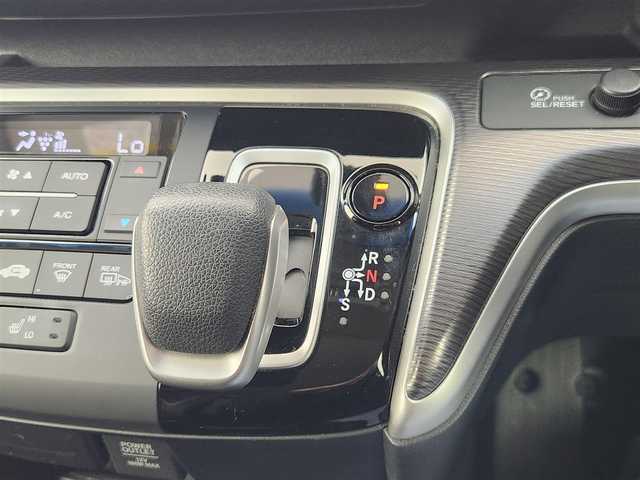 ホンダ ステップワゴン スパーダ eHEV G EXホンダS 愛知県 2020(令2)年 4.5万km プラチナホワイトパール ホンダセンシング/・衝突軽減ブレーキ/・誤発進抑制装置/・先行発進お知らせ機能/純正9型ナビ/・フルセグTV/・Bluetooth/・CD/DVD/両側パワースライドドア/バックカメラ/アダプティブクルーズコントロール/社外前後ドライブレコーダー/ハーフレザーシート/シートヒーター　/革巻きステアリング　/ステアリングリモコン/純正フロアマット/純正16インチAW/LEDライト/ETC2.0