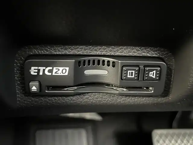 ホンダ ヴェゼル ハイブリッド e:HEV Z 千葉県 2025(令7)年 0.1千km クリスタルブラックパール 登録済未使用車/・登録時走行距離5km/ホンダセンシング/・衝突軽減ブレーキ/レーンキープアシスト/・レーダークルーズコントロール/オートハイビーム/・クリアランスソナー/ブラインドスポットモニター/純正9インチコネクトナビ/・フルセグ/BT/USB/カープレイ/バックカメラ/ステアリングスイッチ/パドルシフト/ETC2.0/ハーフレザーシート/シートヒーター(D/N席)/パワーシート()/ワイヤレス充電/パワーバックドア/電動パーキングブレーキ/ブレーキホールド/LEDヘッドライト/オートライト/フォグライト/スマートキー/プッシュスタート/純正18インチAW