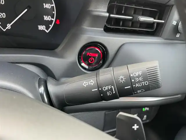 ホンダ ヴェゼル ハイブリッド e:HEV Z 千葉県 2025(令7)年 0.1千km クリスタルブラックパール 登録済未使用車/・登録時走行距離5km/ホンダセンシング/・衝突軽減ブレーキ/レーンキープアシスト/・レーダークルーズコントロール/オートハイビーム/・クリアランスソナー/ブラインドスポットモニター/純正9インチコネクトナビ/・フルセグ/BT/USB/カープレイ/バックカメラ/ステアリングスイッチ/パドルシフト/ETC2.0/ハーフレザーシート/シートヒーター(D/N席)/パワーシート()/ワイヤレス充電/パワーバックドア/電動パーキングブレーキ/ブレーキホールド/LEDヘッドライト/オートライト/フォグライト/スマートキー/プッシュスタート/純正18インチAW