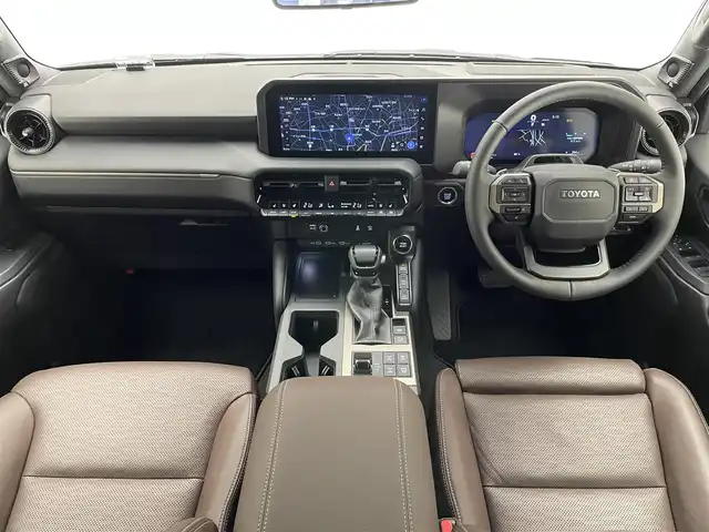 トヨタ ランドクルーザー ２５０ ZX 愛知県 2024(令6)年 0.4万km プラチナホワイトパールマイカ 純正１２．３型ナビ　Ｇｒｇｏセキュリティ　ムーンルーフ　ＪＢＬ　デジイン　茶革　全方位カメラ　ヒッチメンバー　ＥＴＣ２．０　ベンチレーション　ＢＳＭ　ワイヤレス充電　ＨＤＭＩ　トヨタチームメイト　禁煙　モデリスタ