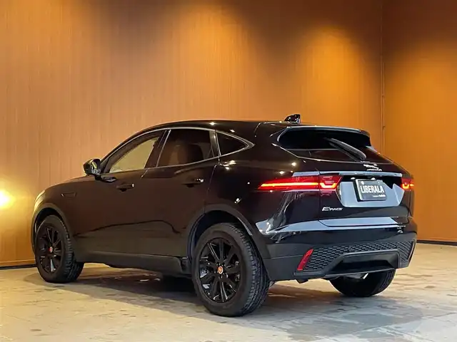 ジャガー Ｅペース S 180PS 愛知県 2018(平30)年 6.1万km 黒Ｍ 黒革シート/ナビ/TV/カープレイ/360度カメラ/Bluetooth/ACC/レーンキープアシスト/ブラインドスポット/パワーバックドア/パワーシート/シートヒーター/LEDヘッドライト/ETC