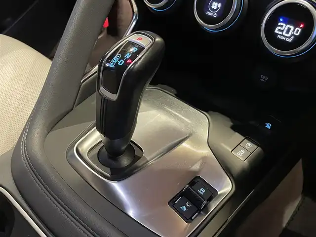 ジャガー Ｅペース S 180PS 愛知県 2018(平30)年 6.1万km 黒Ｍ 黒革シート/ナビ/TV/カープレイ/360度カメラ/Bluetooth/ACC/レーンキープアシスト/ブラインドスポット/パワーバックドア/パワーシート/シートヒーター/LEDヘッドライト/ETC