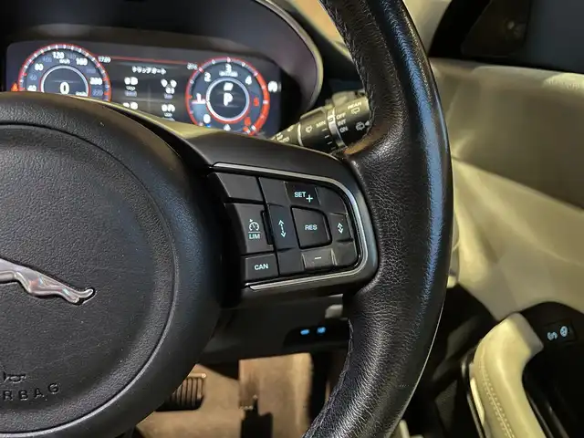 ジャガー Ｅペース S 180PS 愛知県 2018(平30)年 6.1万km 黒Ｍ 黒革シート/ナビ/TV/カープレイ/360度カメラ/Bluetooth/ACC/レーンキープアシスト/ブラインドスポット/パワーバックドア/パワーシート/シートヒーター/LEDヘッドライト/ETC