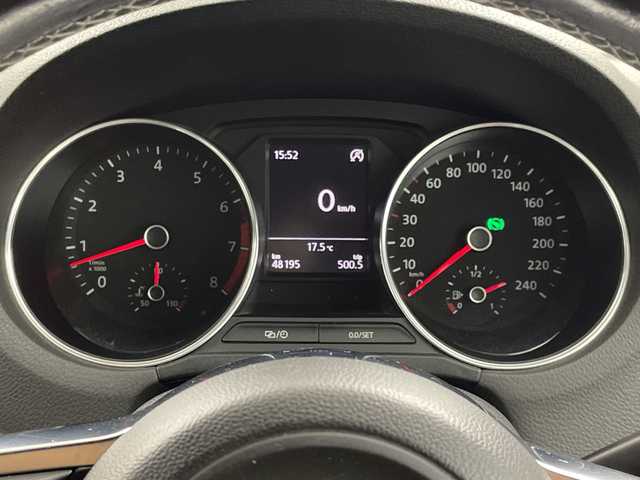 フォルクスワーゲン ポロ ブルーGT 岐阜県 2015(平27)年 4.9万km ピュアホワイト 純正SDナビゲーション/FM AM/DVD CD/MUSIC CATCHER/TV/SD/USB /iPod/Bluetooth /VTR/革巻きGTステアリング/ステアリングリモコン/パドルシフト/レーダークルーズコントロール/バニティランプ/純正ETC/冬タイヤ付きAW車載/横滑り防止装置