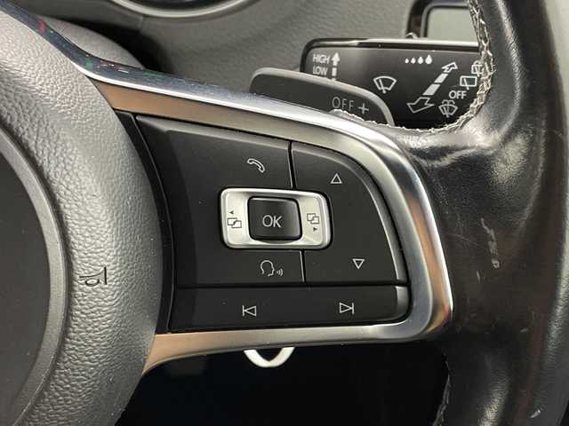 フォルクスワーゲン ポロ ブルーGT 岐阜県 2015(平27)年 4.9万km ピュアホワイト 純正SDナビゲーション/FM AM/DVD CD/MUSIC CATCHER/TV/SD/USB /iPod/Bluetooth /VTR/革巻きGTステアリング/ステアリングリモコン/パドルシフト/レーダークルーズコントロール/バニティランプ/純正ETC/冬タイヤ付きAW車載/横滑り防止装置