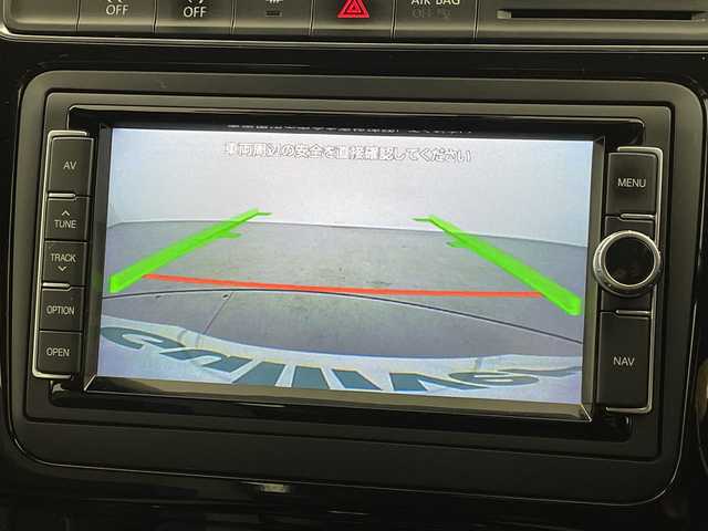 フォルクスワーゲン ポロ ブルーGT 岐阜県 2015(平27)年 4.9万km ピュアホワイト 純正SDナビゲーション/FM AM/DVD CD/MUSIC CATCHER/TV/SD/USB /iPod/Bluetooth /VTR/革巻きGTステアリング/ステアリングリモコン/パドルシフト/レーダークルーズコントロール/バニティランプ/純正ETC/冬タイヤ付きAW車載/横滑り防止装置