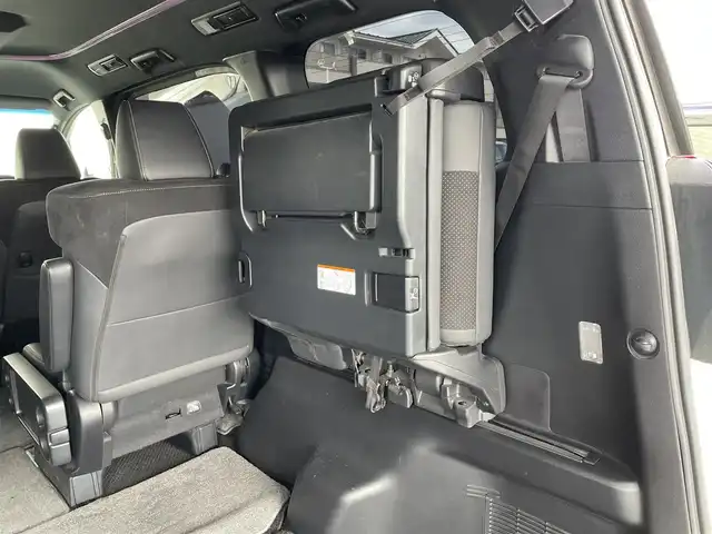 トヨタ アルファード S タイプゴールド 滋賀県 2021(令3)年 4.8万km ラグジュアリーホワイトパールクリスタルシャインガラスフレーク モデリスタエアロ/フリップダウンモニター/両側パワースライドドア/純正9インチナビ/（AM/FM/CD/DVD/フルセグ/Bluetooth/USB）/バックカメラ/ドライブレコーダー/ビルトインETC/デジタルインナーミラー/トヨタセーフティセンス/・踏み間違い防止アシスト/・ブレーキアシスト/・プリクラッシュブレーキアシスト/・ヒルスタート（坂道発進）アシスト/・前方衝突防止支援システム/・VDC（ビークルダイナミクスコントロール）/・レーンキープアシスト/・車間自動制御システム/・ASCD（オートスピードコントロール装置）/・ABS（アンチロックブレーキシステム）/・標識検知機能/・盗難防止アラーム	/電動格納ミラー/電子パーキング/ブレーキホールド/ステアリングスイッチ/オートライト/オートハイビーム/LEDヘッドライト/フロントフォグ/フルオートエアコン/USB端子/プッシュスタート/スマートキー