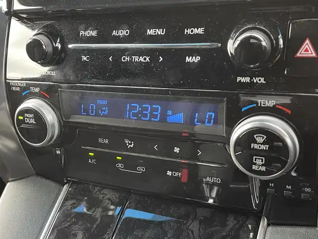 トヨタ アルファード S タイプゴールド 滋賀県 2021(令3)年 4.8万km ラグジュアリーホワイトパールクリスタルシャインガラスフレーク モデリスタエアロ/フリップダウンモニター/両側パワースライドドア/純正9インチナビ/（AM/FM/CD/DVD/フルセグ/Bluetooth/USB）/バックカメラ/ドライブレコーダー/ビルトインETC/デジタルインナーミラー/トヨタセーフティセンス/・踏み間違い防止アシスト/・ブレーキアシスト/・プリクラッシュブレーキアシスト/・ヒルスタート（坂道発進）アシスト/・前方衝突防止支援システム/・VDC（ビークルダイナミクスコントロール）/・レーンキープアシスト/・車間自動制御システム/・ASCD（オートスピードコントロール装置）/・ABS（アンチロックブレーキシステム）/・標識検知機能/・盗難防止アラーム	/電動格納ミラー/電子パーキング/ブレーキホールド/ステアリングスイッチ/オートライト/オートハイビーム/LEDヘッドライト/フロントフォグ/フルオートエアコン/USB端子/プッシュスタート/スマートキー