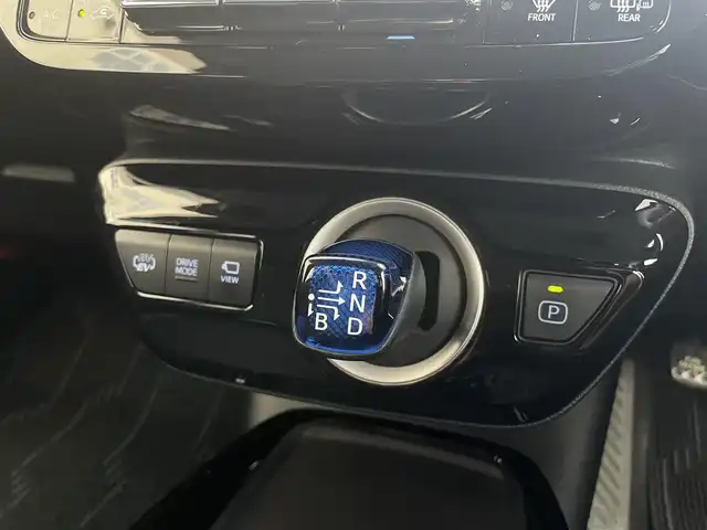 トヨタ プリウス ＰＨＶ A 東京都 2022(令4)年 2.8万km スピリテッドアクアメタリック ワンオーナー/トヨタセーフティセンス/・衝突軽減装置/・レーンキープアシスト/・レーダークルーズコントロール/・オートハイビーム/全方位カメラ/後続警戒システム/クリアランスソナー/パーキングアシスト/D席パワーシート/前席シートヒーター/電熱線入りミラー/ステアリングヒーター/純正ナビ/（ワンセグTV/Bluetooth/Tコネクト）/付属品/・ドライブレコーダー（TZ-DR301)/・ETC2.0/・スペアキー×1/・取扱説明書/・保証書/・記録簿