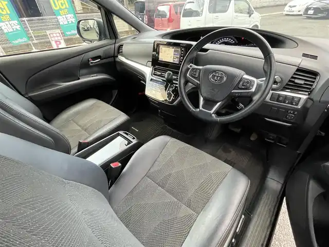 トヨタ エスティマ アエラス プレミアム 熊本県 2018(平30)年 6.7万km ブラック 純正ナビ（NSZT-W68T）/【フルセグTV/Bluetooth/CD/DVD】/バックカメラ/両側パワースライドドア/クルーズコントロール/プリクラッシュセーフティ/オートLEDライト/オートハイビーム/ウィンカーミラー/革巻きステアリング/ステアリングスイッチ/純正18インチAW/D席パワーシート/プッシュスタート/スマートキー/ETC/純正フロアマット/純正ドアバイザー/横滑り防止装置/ABS/保証書/取扱説明書