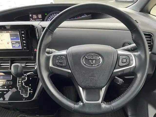 トヨタ エスティマ アエラス プレミアム 熊本県 2018(平30)年 6.7万km ブラック 純正ナビ（NSZT-W68T）/【フルセグTV/Bluetooth/CD/DVD】/バックカメラ/両側パワースライドドア/クルーズコントロール/プリクラッシュセーフティ/オートLEDライト/オートハイビーム/ウィンカーミラー/革巻きステアリング/ステアリングスイッチ/純正18インチAW/D席パワーシート/プッシュスタート/スマートキー/ETC/純正フロアマット/純正ドアバイザー/横滑り防止装置/ABS/保証書/取扱説明書