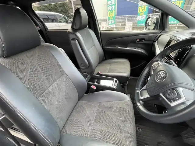 トヨタ エスティマ アエラス プレミアム 熊本県 2018(平30)年 6.7万km ブラック 純正ナビ（NSZT-W68T）/【フルセグTV/Bluetooth/CD/DVD】/バックカメラ/両側パワースライドドア/クルーズコントロール/プリクラッシュセーフティ/オートLEDライト/オートハイビーム/ウィンカーミラー/革巻きステアリング/ステアリングスイッチ/純正18インチAW/D席パワーシート/プッシュスタート/スマートキー/ETC/純正フロアマット/純正ドアバイザー/横滑り防止装置/ABS/保証書/取扱説明書