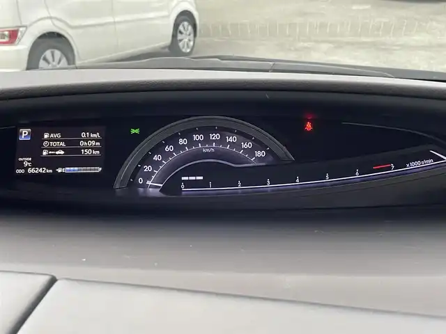 トヨタ エスティマ アエラス プレミアム 熊本県 2018(平30)年 6.7万km ブラック 純正ナビ（NSZT-W68T）/【フルセグTV/Bluetooth/CD/DVD】/バックカメラ/両側パワースライドドア/クルーズコントロール/プリクラッシュセーフティ/オートLEDライト/オートハイビーム/ウィンカーミラー/革巻きステアリング/ステアリングスイッチ/純正18インチAW/D席パワーシート/プッシュスタート/スマートキー/ETC/純正フロアマット/純正ドアバイザー/横滑り防止装置/ABS/保証書/取扱説明書