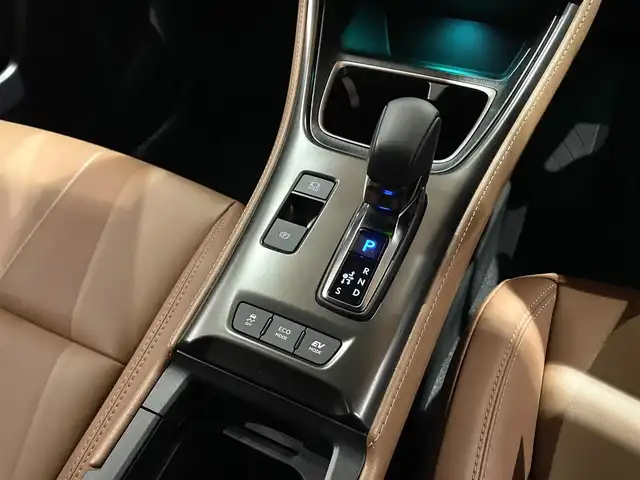 レクサス ＬＢＸ リラックス 道央・札幌 2024(令6)年 0.7万km ソニッククォーツ MODELLISTAアドバンストラグジュアリーパッケージ/　・フロントスポイラー/　・サイドスカート/　・リヤスカート/カラーヘッドアップディスプレイ/純正ドライブレコーダー/LexusSafetySystem+/ブラインドスポットモニター/パノラミックビューモニター/9.8インチディスプレイオーディオ(コネクティッドナビ対応)/フルセグTV/USB/Bluetooth/LEDヘッドランプ/本革シート/シートヒーター/運転席パワーシート/パワーバックドア