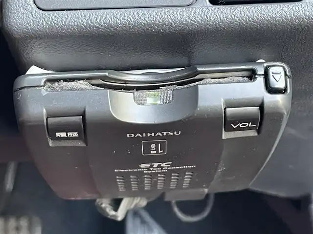 ダイハツ コペン セロ 滋賀県 2015(平27)年 0.6万km パールホワイトⅢ 社外7インチナビ/【Bluetooth/CD/DVD/フルセグTV】/LEDヘッドライト/ETC/D/Nシートヒーター/純正フロアマット/プッシュスタート/スマートキー/ステアリングリモコン/MTモード付AT