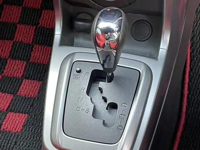 ダイハツ コペン セロ 滋賀県 2015(平27)年 0.6万km パールホワイトⅢ 社外7インチナビ/【Bluetooth/CD/DVD/フルセグTV】/LEDヘッドライト/ETC/D/Nシートヒーター/純正フロアマット/プッシュスタート/スマートキー/ステアリングリモコン/MTモード付AT