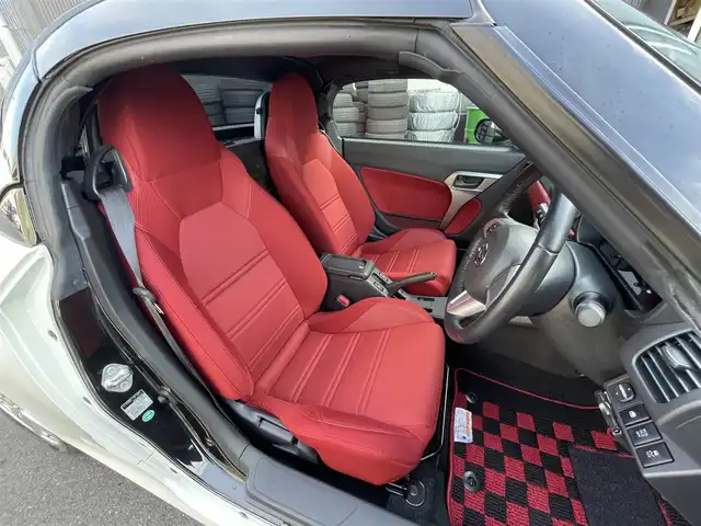 ダイハツ コペン セロ 滋賀県 2015(平27)年 0.6万km パールホワイトⅢ 社外7インチナビ/【Bluetooth/CD/DVD/フルセグTV】/LEDヘッドライト/ETC/D/Nシートヒーター/純正フロアマット/プッシュスタート/スマートキー/ステアリングリモコン/MTモード付AT