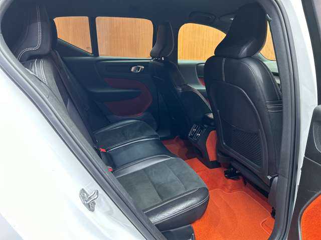 ボルボ ＸＣ４０ T4 AWD Rデザイン 千葉県 2019(令1)年 4.4万km クリスタルホワイトP ワンオーナー　/ＡＣＣ　/３６０°カメラ　/ハーフレザーシート　/パワーシート　/シートヒーター　/レーンアシスト　/ブラインドスポット　/パーキングアシスト　/電動リアゲート　/コーナーセンサー　/ＬＥＤヘッドライト