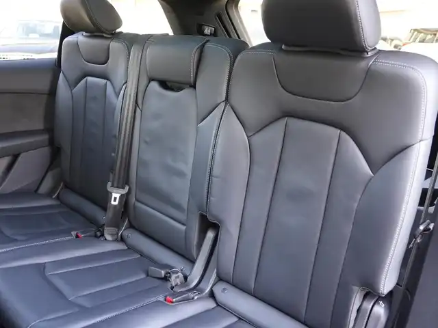 アウディ アウディ Ｑ７ 55TFSIクワトロ Sライン 静岡県 2022(令4)年 4.6万km デイトナグレーパールエフェクト ブラックスタイリングパッケージ/パノラマサンルーフ/MMIナビフルセグTVBluetoothCarplay対応/サラウンドカメラ/パルコナレザーシート　シートヒーター/メモリーパワーシート/マトリクスLEDヘッドライト/AUDISport21インチアルミホイール/AUDIドライブセレクト/AUDIプレセンス/7シーターパッケージ/クロージングサポートドア/パワーテールゲート/アンビエントライト/DSRCETC
