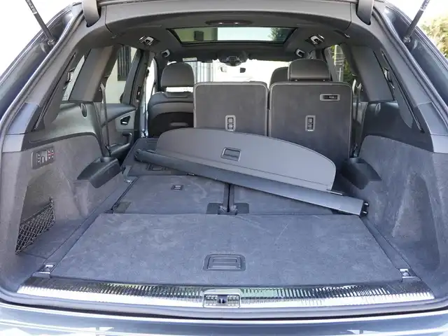 アウディ アウディ Ｑ７ 55TFSIクワトロ Sライン 静岡県 2022(令4)年 4.6万km デイトナグレーパールエフェクト ブラックスタイリングパッケージ/パノラマサンルーフ/MMIナビフルセグTVBluetoothCarplay対応/サラウンドカメラ/パルコナレザーシート　シートヒーター/メモリーパワーシート/マトリクスLEDヘッドライト/AUDISport21インチアルミホイール/AUDIドライブセレクト/AUDIプレセンス/7シーターパッケージ/クロージングサポートドア/パワーテールゲート/アンビエントライト/DSRCETC