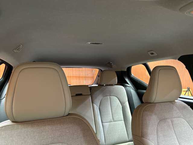 ボルボ ＸＣ４０ T4 モメンタム 千葉県 2019(令1)年 4.1万km アイスホワイト アダプティブクルーズコントロール　/半革シート　/純正HDDナビ　/TV　/360°/CarPlay　/Bluetooth接続　/電動シート　/シートヒーター　/LEDヘッドライト　/パークアシスト　/衝突軽減ブレーキ　/LKA　/BSM　/ETC