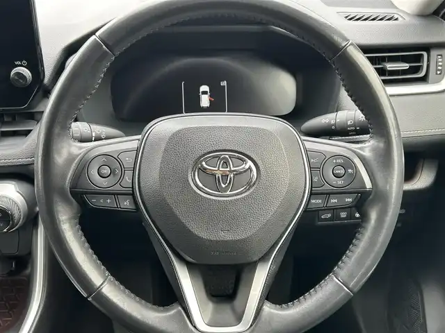 トヨタ ＲＡＶ４ G Zパッケージ 福岡県 2023(令5)年 2.2万km アティチュードブラックマイカ ＴＲＤエアロ　/ＴＲＤ２０インチアルミホイール　/純正10インチナビ　/パノラマミックビューモニター　/プリクラッシュセーフティ　/レーンディパーチャーアラート　/アダプティブクルーズコントロール　/BSM/RCTA/クリアランスソナー/デジタルインナーミラー/レザーシート/メモリ機能付きパワーシート/シートヒーター/エアシート/パワーバックドア/ステアリングヒーター/ステアリングリモコン/ETC2.0/プッシュスタート/スマートキー/LEDヘッドライト/フォグライト/ルーフレール