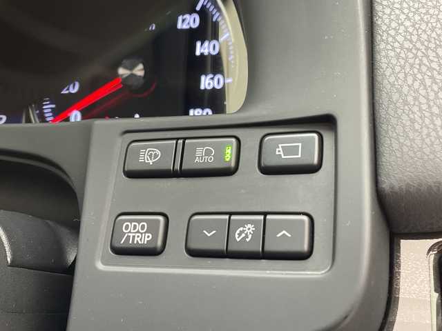 トヨタ クラウン ハイブリッド アスリートG 愛知県 2015(平27)年 6.3万km ホワイトパールクリスタルシャイン 純正9型ナビ/クルーズコントロール/シートヒーター/エアシート/バッグカメラ/パワーシート/コーナーセンサー/LEDヘッドライト/ステアリングヒーター/オートマチックハイビーム/ドライブレコーダー/ETC/衝突軽減システム/フルセグ/CD DVD/Bluetooth/ステアリングスイッチ/スマートキー/プッシュスタート