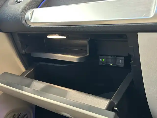 メルセデス・ベンツ Ｍ・ベンツ ＧＬＢ２００ｄ 4マチック 福岡県 2022(令4)年 4.3万km マウンテングレー ＳＲ　/レザーエクスクルーシブＰＫＧ　/白革　/ＡＣＣ／ＢＳＭ　/アンビエントライト　/純正ナビ　/３６０°カメラシステム　/Ｂｌｕｅｔｏｏｔｈ　/電動リアゲート　/前席パワーシート／シートヒーター　/純正１８インチＡＷ