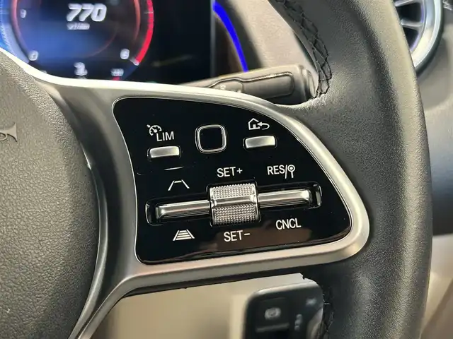 メルセデス・ベンツ Ｍ・ベンツ ＧＬＢ２００ｄ 4マチック 福岡県 2022(令4)年 4.3万km マウンテングレー ＳＲ　/レザーエクスクルーシブＰＫＧ　/白革　/ＡＣＣ／ＢＳＭ　/アンビエントライト　/純正ナビ　/３６０°カメラシステム　/Ｂｌｕｅｔｏｏｔｈ　/電動リアゲート　/前席パワーシート／シートヒーター　/純正１８インチＡＷ
