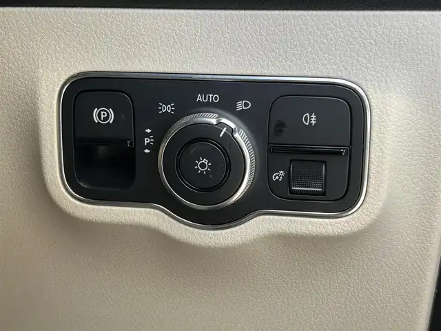 メルセデス・ベンツ Ｍ・ベンツ ＧＬＢ２００ｄ 4マチック 福岡県 2022(令4)年 4.3万km マウンテングレー ＳＲ　/レザーエクスクルーシブＰＫＧ　/白革　/ＡＣＣ／ＢＳＭ　/アンビエントライト　/純正ナビ　/３６０°カメラシステム　/Ｂｌｕｅｔｏｏｔｈ　/電動リアゲート　/前席パワーシート／シートヒーター　/純正１８インチＡＷ