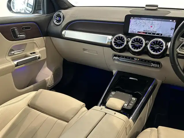 メルセデス・ベンツ Ｍ・ベンツ ＧＬＢ２００ｄ 4マチック 福岡県 2022(令4)年 4.3万km マウンテングレー ＳＲ　/レザーエクスクルーシブＰＫＧ　/白革　/ＡＣＣ／ＢＳＭ　/アンビエントライト　/純正ナビ　/３６０°カメラシステム　/Ｂｌｕｅｔｏｏｔｈ　/電動リアゲート　/前席パワーシート／シートヒーター　/純正１８インチＡＷ
