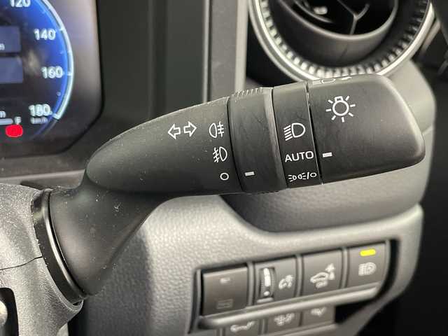 トヨタ ランドクルーザー ２５０ VX 埼玉県 2024(令6)年 1.9万km アバンギャルドブロンズメタリック 寒冷地仕様　/サンルーフ　/純正ディスプレイオーディオ　/全方位カメラ　/ワイヤレス充電器　/ビルトインＥＴＣ２．０　/デジタルインナーミラー　/電動リアゲート　/パワーシート　/シートヒーター　/ベンチレーション/ステアリングヒーター/トヨタセーフティセンス/・プリクラッシュセーフティ/・レーントレーシングアシスト/・レーンディパーチャーアラート/・レーダークルーズコントロール（全車速追従機能付）/・オートマチックハイビーム/・ロードサインアシスト/・ドライバー異常時対応システム/・プロアクティブドライビングアシスト/・発進遅れ告知機能/・緊急時操舵支援（アクティブ操舵機能付）/・フロントクロストラフィックアラート/・レーンチェンジアシスト/ダウンヒルアシスト/純正フロアマット/純正18インチアルミホイール/LEDヘッドライト