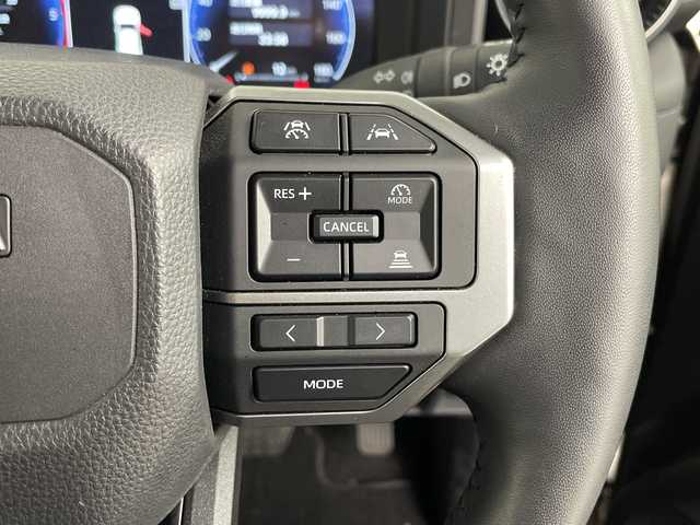 トヨタ ランドクルーザー ２５０ VX 埼玉県 2024(令6)年 1.9万km アバンギャルドブロンズメタリック 寒冷地仕様　/サンルーフ　/純正ディスプレイオーディオ　/全方位カメラ　/ワイヤレス充電器　/ビルトインＥＴＣ２．０　/デジタルインナーミラー　/電動リアゲート　/パワーシート　/シートヒーター　/ベンチレーション/ステアリングヒーター/トヨタセーフティセンス/・プリクラッシュセーフティ/・レーントレーシングアシスト/・レーンディパーチャーアラート/・レーダークルーズコントロール（全車速追従機能付）/・オートマチックハイビーム/・ロードサインアシスト/・ドライバー異常時対応システム/・プロアクティブドライビングアシスト/・発進遅れ告知機能/・緊急時操舵支援（アクティブ操舵機能付）/・フロントクロストラフィックアラート/・レーンチェンジアシスト/ダウンヒルアシスト/純正フロアマット/純正18インチアルミホイール/LEDヘッドライト