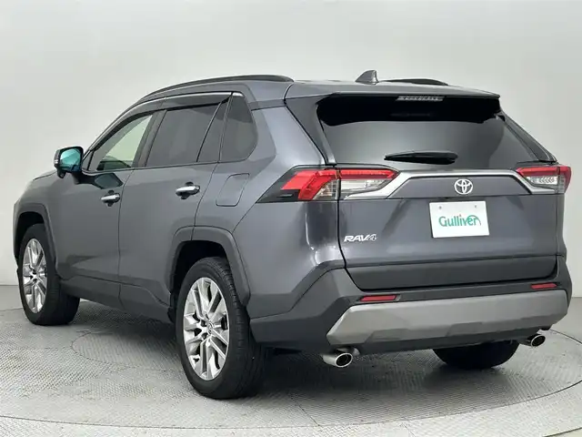 トヨタ ＲＡＶ４ G Zパッケージ 道北・旭川 2020(令2)年 3万km グレーメタリック ・４WD/・ワンオーナー/・寒冷地仕様/・サンルーフ/・デジタルインナーミラー/・社外SDナビ/・BT/CD/DVD/SD/・バックカメラ/・ビルトインETC/・ステアリングヒーター/・プリクラッシュセーフティ/・アダプティブクルーズコントロール/・横滑り防止装置/・レーンキープアシスト/・オートマチックハイビーム/・前後コーナーセンサー/・ダウンヒルアシストコントロール/・パワーバックドア/・パワーシート/・シートメモリー/・シートヒーター/・純正フロアマット/・LEDヘッドライト/・オートライト/・ルーフレール/・純正17インチAW/・プッシュスタート/・スマートキー/・スペアキー