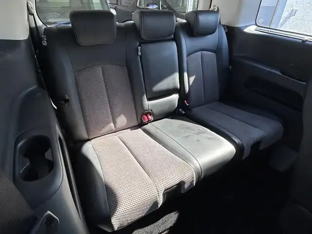 日産 エルグランド ライダー 黒クロス マニュアル 道央・札幌 2014(平26)年 3.4万km ファントムブラック ・4WD/・日産オリジナルナビゲーションシステム/・CD/DVD/SD/BT/TV/・バックカメラ/・ETC/・片側パワースライドドア/・ハーフレザーシート/・クルーズコントロール/・キセノンヘッドライト/・3列シート/・スマートキー/・MTモード付AT/・社外アルミホイール/・純正フロアマット/・横滑り防止装置/・盗難防止装置